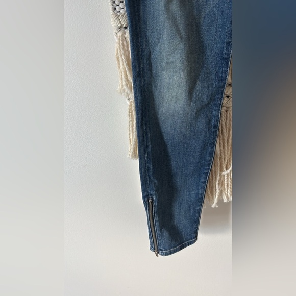 Mother The Looker Ankle Zip Skinny Jeans Distressed in Graffiti Girl Size 28 - Picture 3 of 8